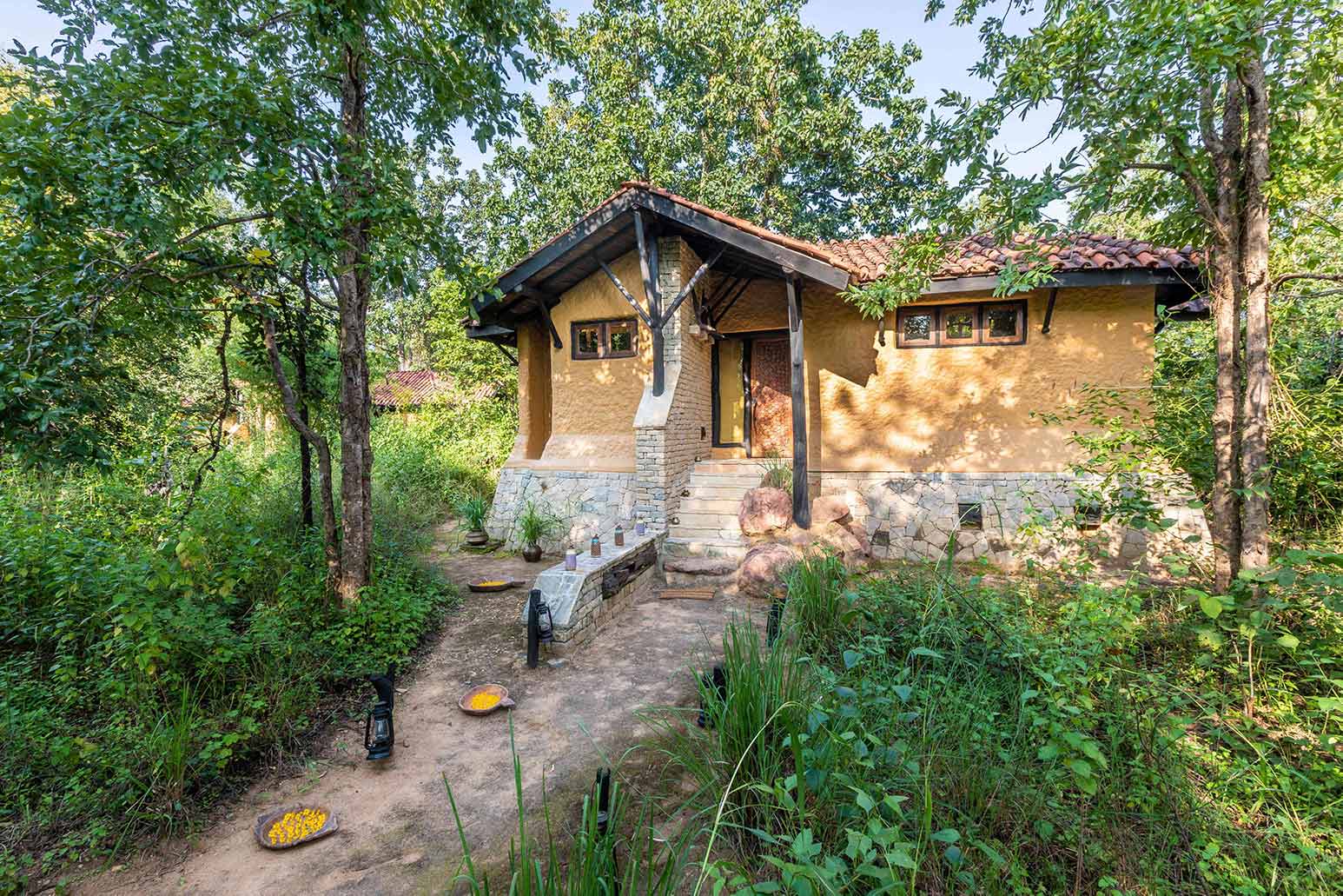 Kanha Earth Lodge-Kanha